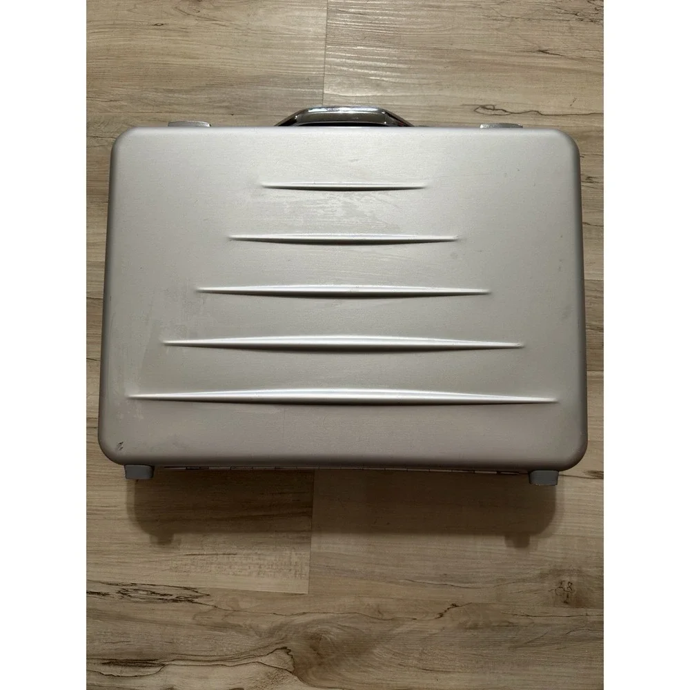 Used Aluminum Briefcase Silver Case 18x13x4